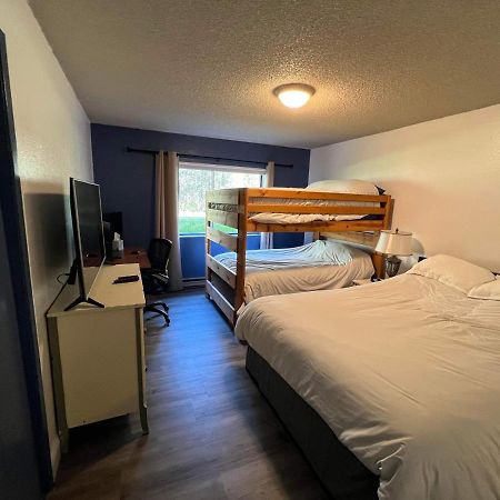 Rustic Girdwood Condo Luaran gambar