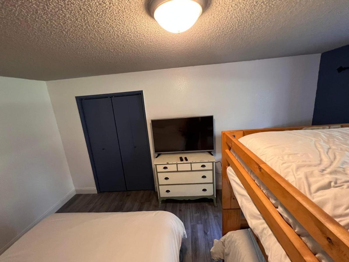 Rustic Girdwood Condo Luaran gambar
