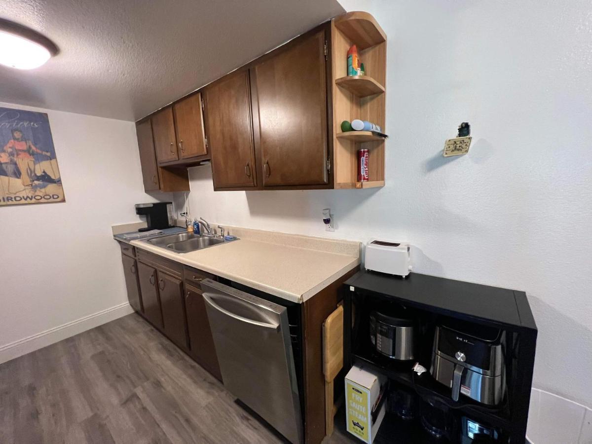 Rustic Girdwood Condo Luaran gambar