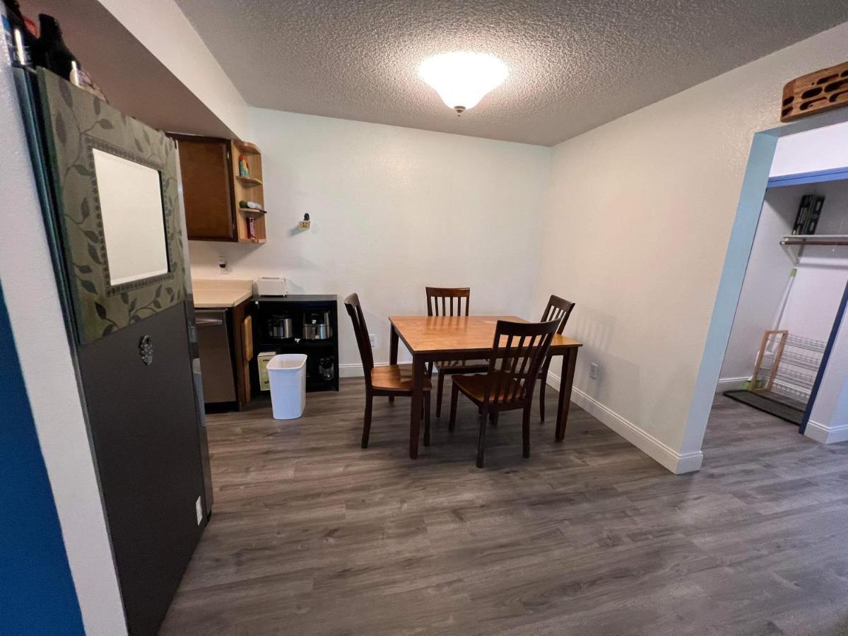 Rustic Girdwood Condo Luaran gambar