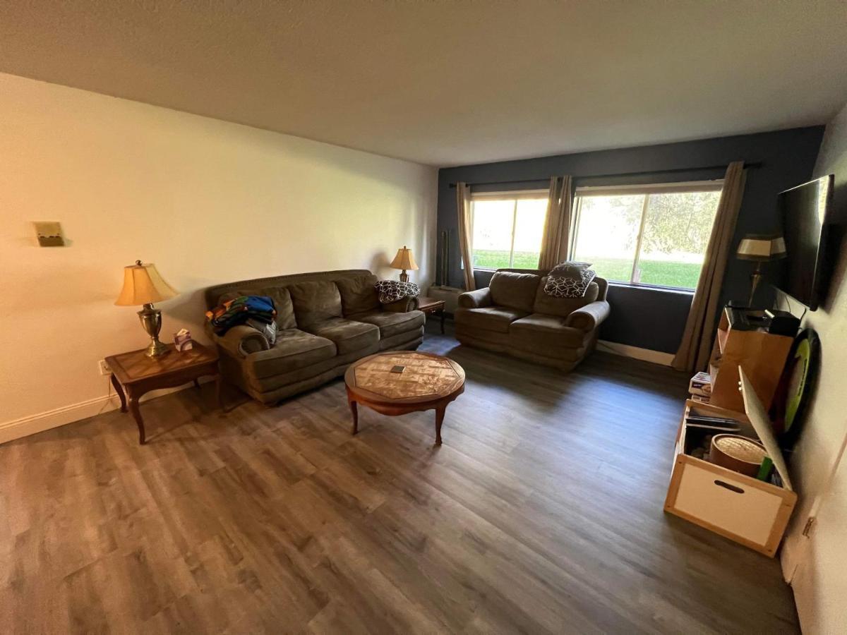 Rustic Girdwood Condo Luaran gambar