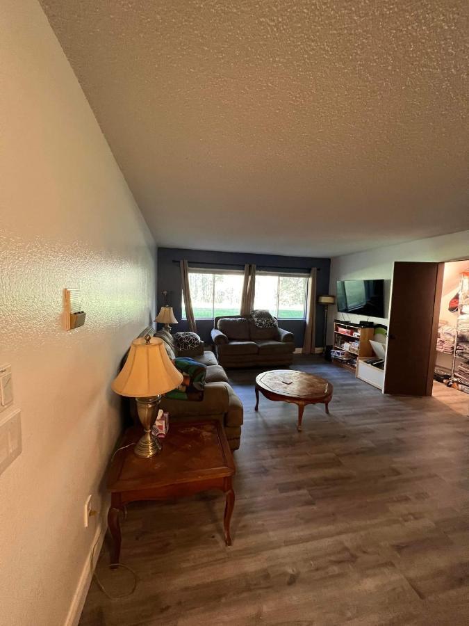 Rustic Girdwood Condo Luaran gambar